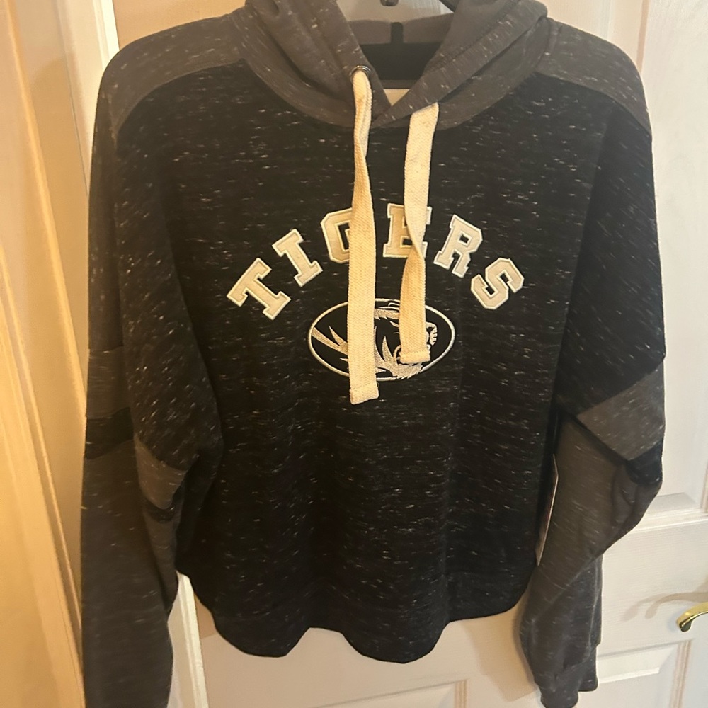 Colosseum Black Sweater with Tiger Logo
